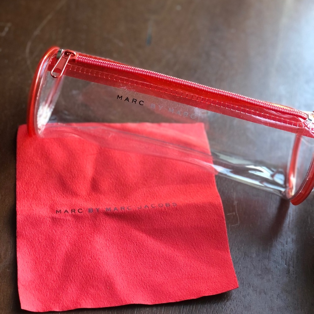 MARC by Marc Jacobs Glasses holder & Cloth